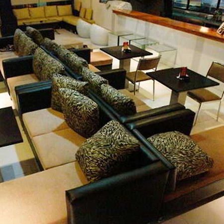 Sir William'S Hotel Quezon City Exterior photo