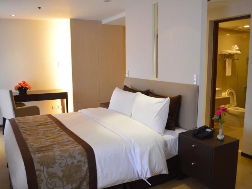 Sir William'S Hotel Quezon City Exterior photo