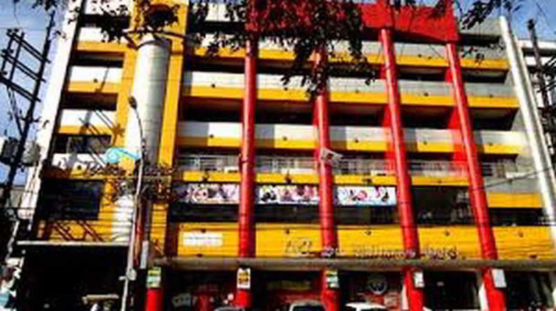 Sir William'S Hotel Quezon City Exterior photo