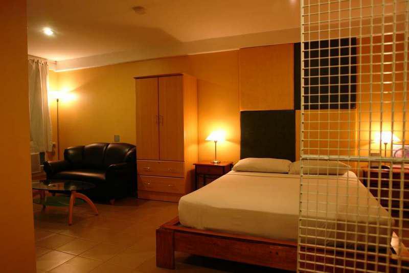 Sir William'S Hotel Quezon City Exterior photo